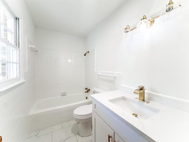 1305 W Crawford Street, Dalton, GA 30720
