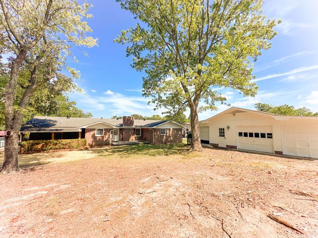 1305 W Crawford Street, Dalton, GA 30720