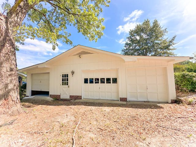 1305 W Crawford Street, Dalton, GA 30720