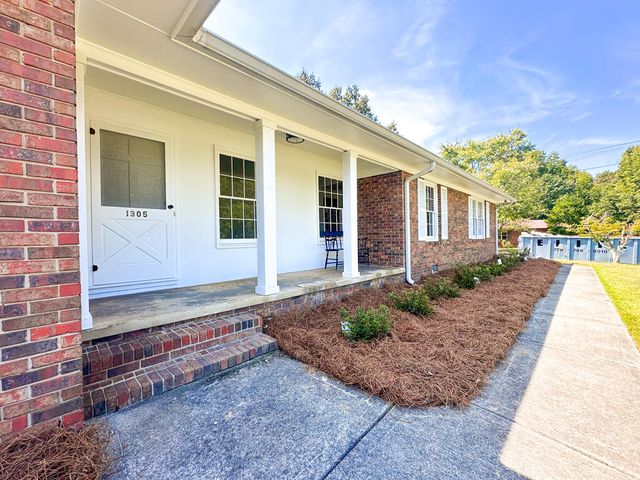 1305 W Crawford Street, Dalton, GA 30720