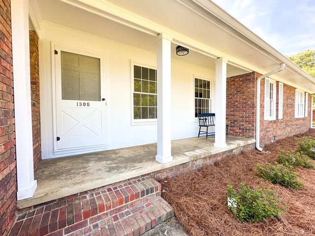 1305 W Crawford Street, Dalton, GA 30720
