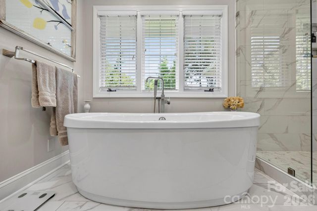 152 Skyview Circle, Asheville, NC 28804