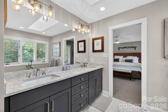 152 Skyview Circle, Asheville, NC 28804
