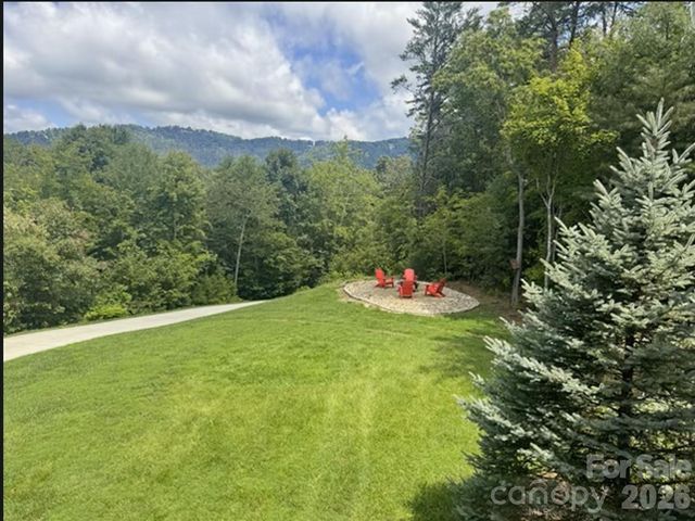 152 Skyview Circle, Asheville, NC 28804