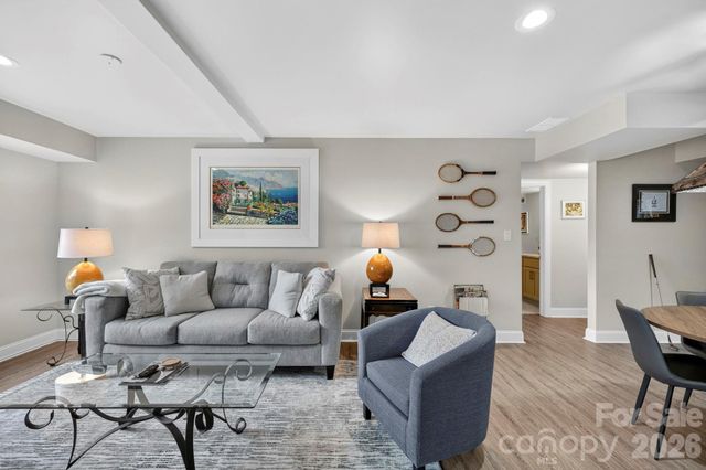 152 Skyview Circle, Asheville, NC 28804