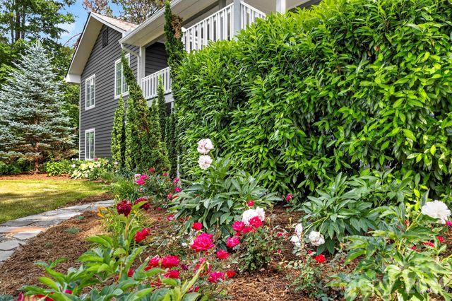 152 Skyview Circle, Asheville, NC 28804