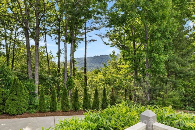152 Skyview Circle, Asheville, NC 28804