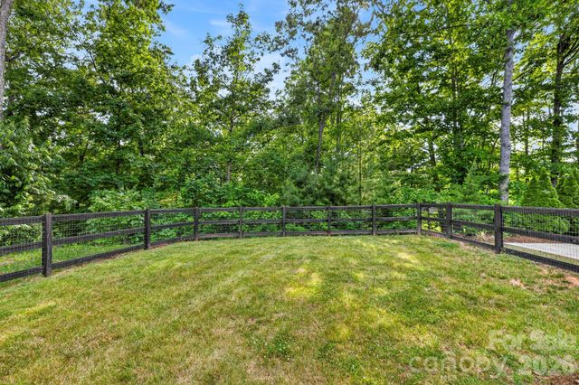 152 Skyview Circle, Asheville, NC 28804