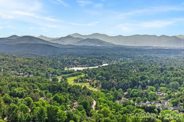 152 Skyview Circle, Asheville, NC 28804