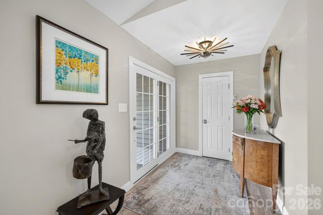 152 Skyview Circle, Asheville, NC 28804