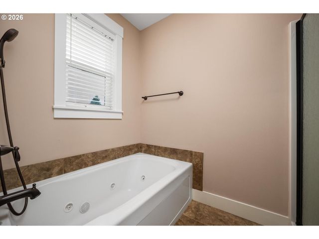 14867 Nw HIGHCROFT Ct, Portland, OR 97229