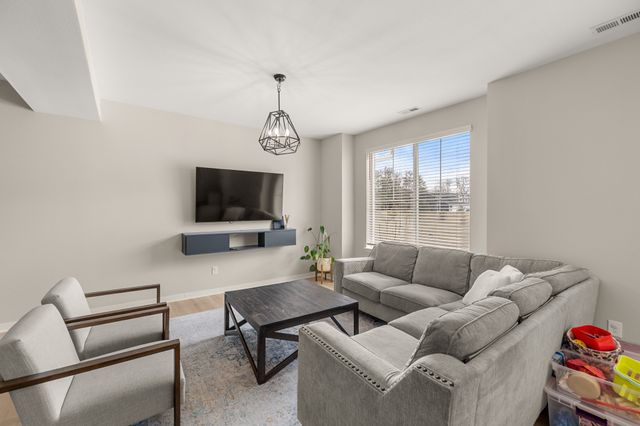 1012 Maple Street, Waukee, IA 50263