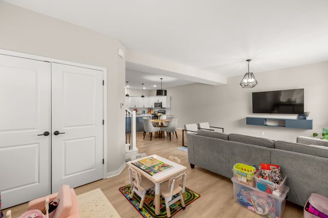 1012 Maple Street, Waukee, IA 50263