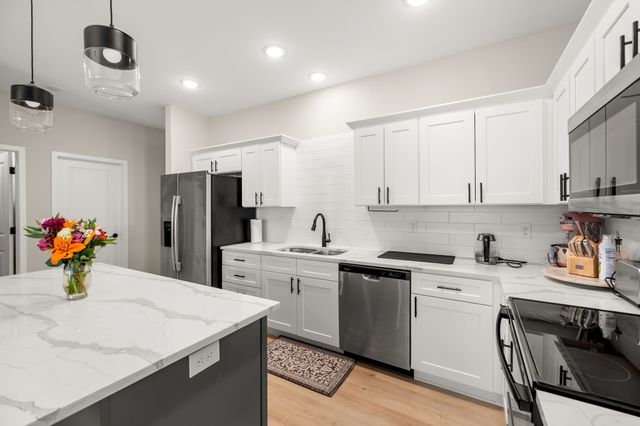 1012 Maple Street, Waukee, IA 50263