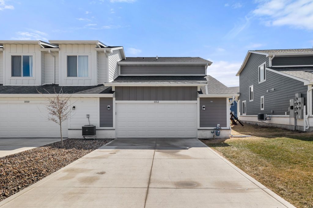 1012 Maple Street, Waukee, IA 50263