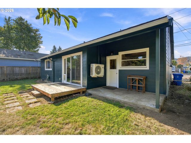 9565 N IVANHOE St, Portland, OR 97203