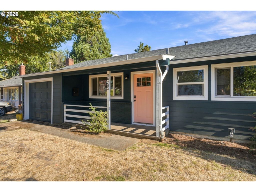 9565 N IVANHOE St, Portland, OR 97203