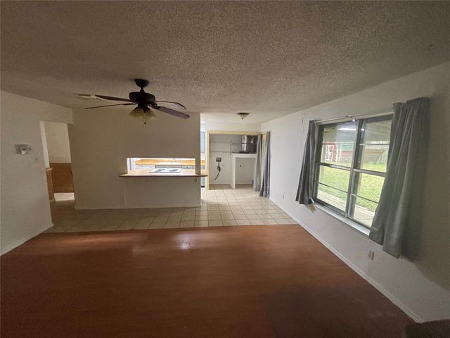 5809 Lalagray Lane, Haltom City, TX 76148