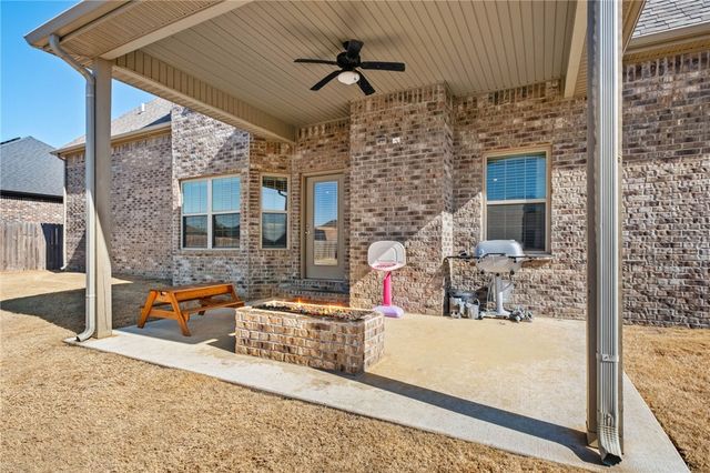 1761 Sunrise Circle, Centerton, AR 72719