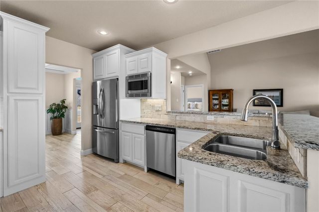 1761 Sunrise Circle, Centerton, AR 72719