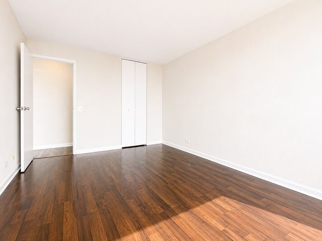 4343 N Clarendon Avenue 2707, Chicago, IL 60613