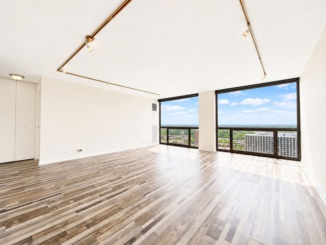 4343 N Clarendon Avenue 2707, Chicago, IL 60613