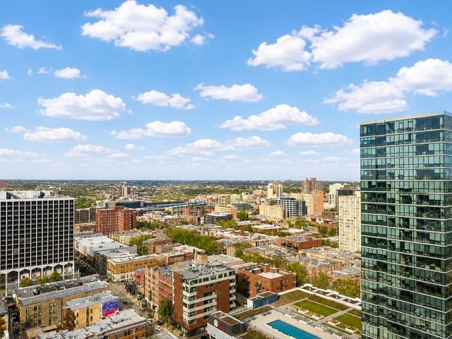 4343 N Clarendon Avenue 2707, Chicago, IL 60613