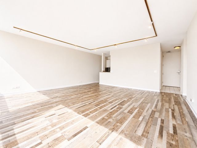 4343 N Clarendon Avenue 2707, Chicago, IL 60613
