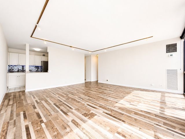 4343 N Clarendon Avenue 2707, Chicago, IL 60613