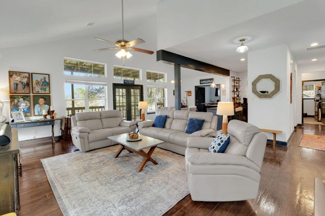 171 Kings Way, Coldspring, TX 77331