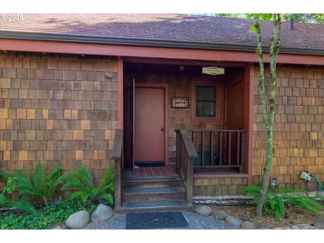 54444 MCKENZIE RIVER Dr, Blue River, OR 97413