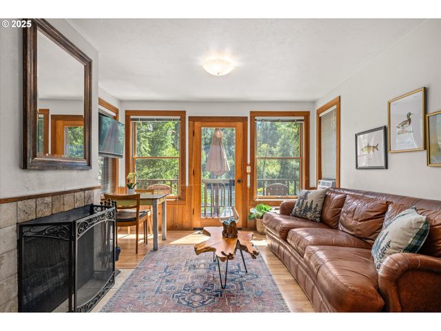 54444 MCKENZIE RIVER Dr, Blue River, OR 97413