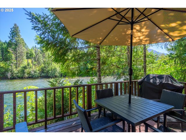54444 MCKENZIE RIVER Dr, Blue River, OR 97413