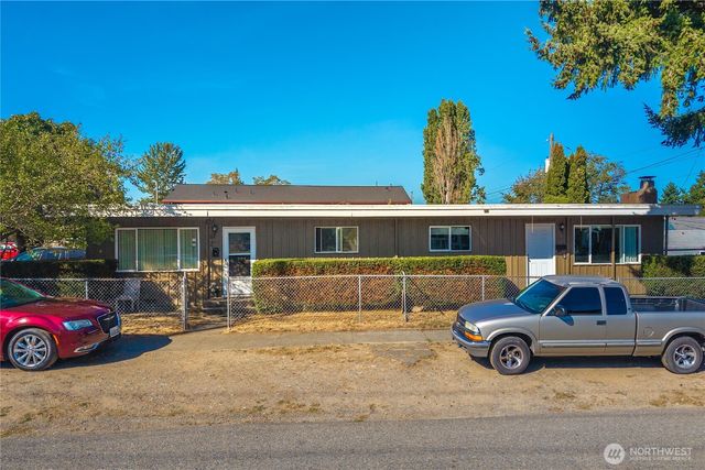 1561 S 35th Street, Tacoma, WA 98418