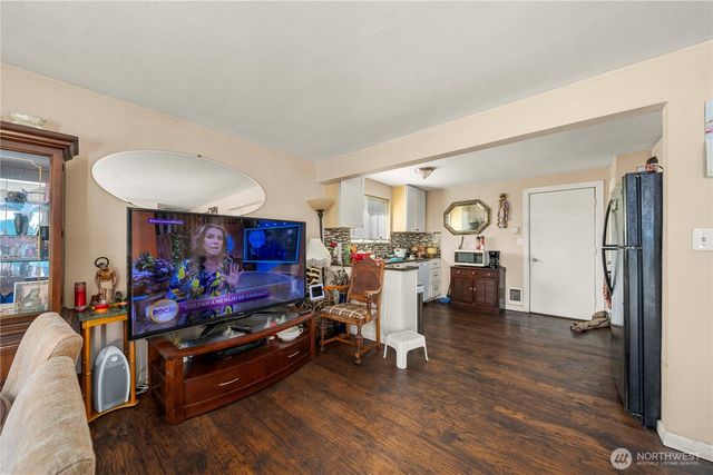 1561 S 35th Street, Tacoma, WA 98418