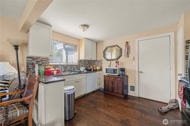 1561 S 35th Street, Tacoma, WA 98418