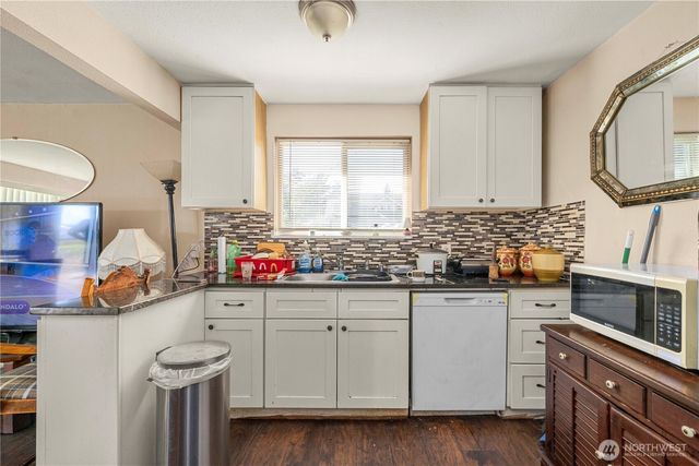 1561 S 35th Street, Tacoma, WA 98418