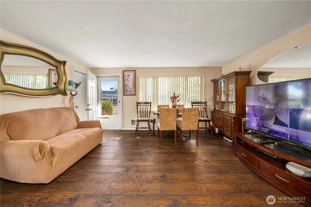 1561 S 35th Street, Tacoma, WA 98418