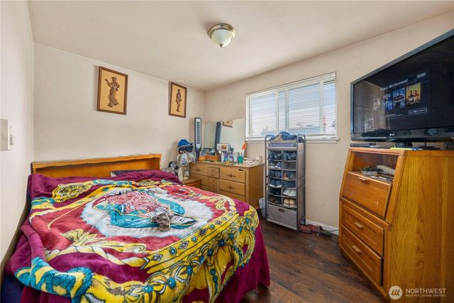 1561 S 35th Street, Tacoma, WA 98418