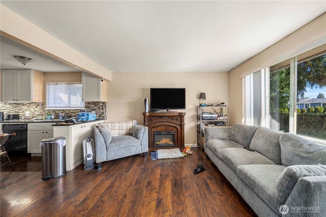 1561 S 35th Street, Tacoma, WA 98418