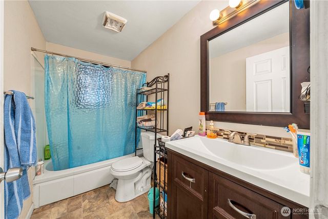 1561 S 35th Street, Tacoma, WA 98418