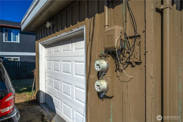 1561 S 35th Street, Tacoma, WA 98418