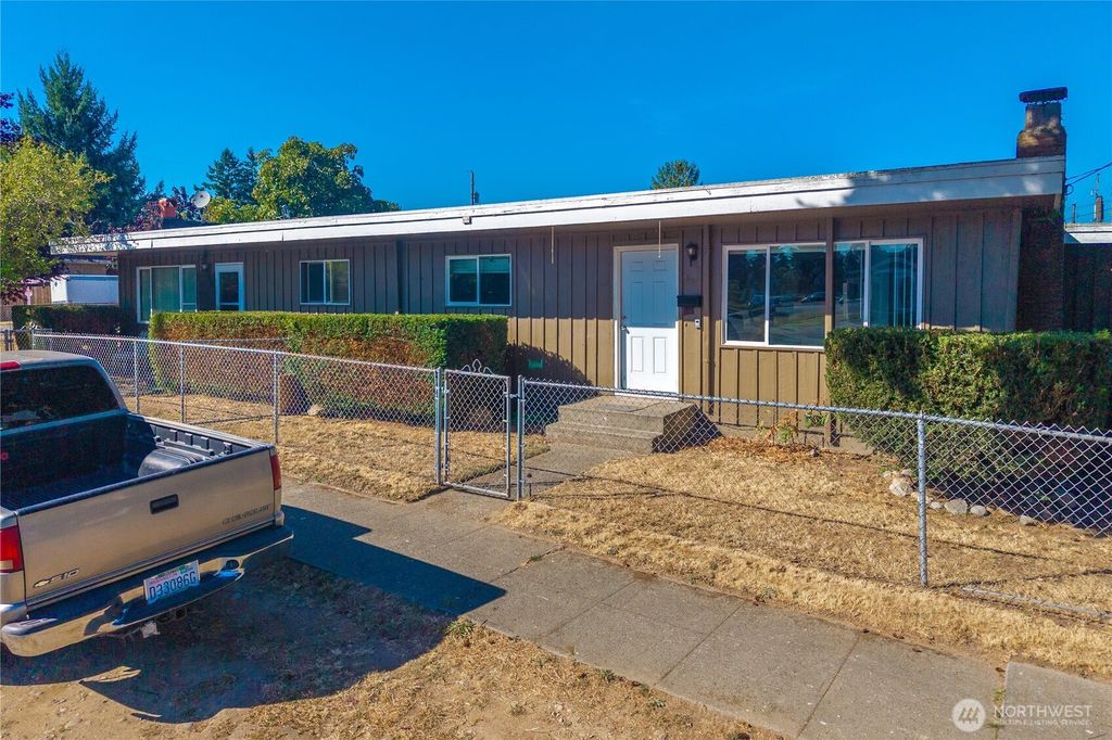1561 S 35th Street, Tacoma, WA 98418