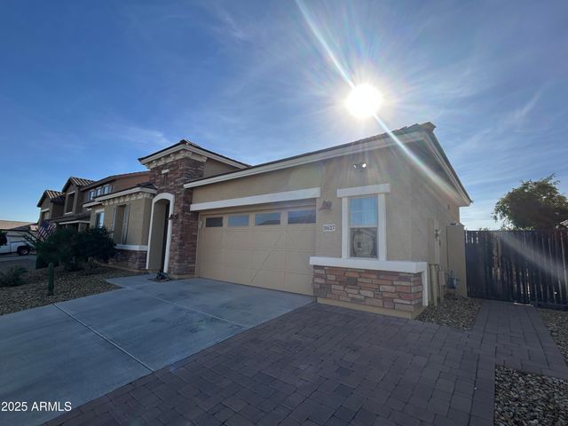 18627 W NORTH Lane, Waddell, AZ 85355