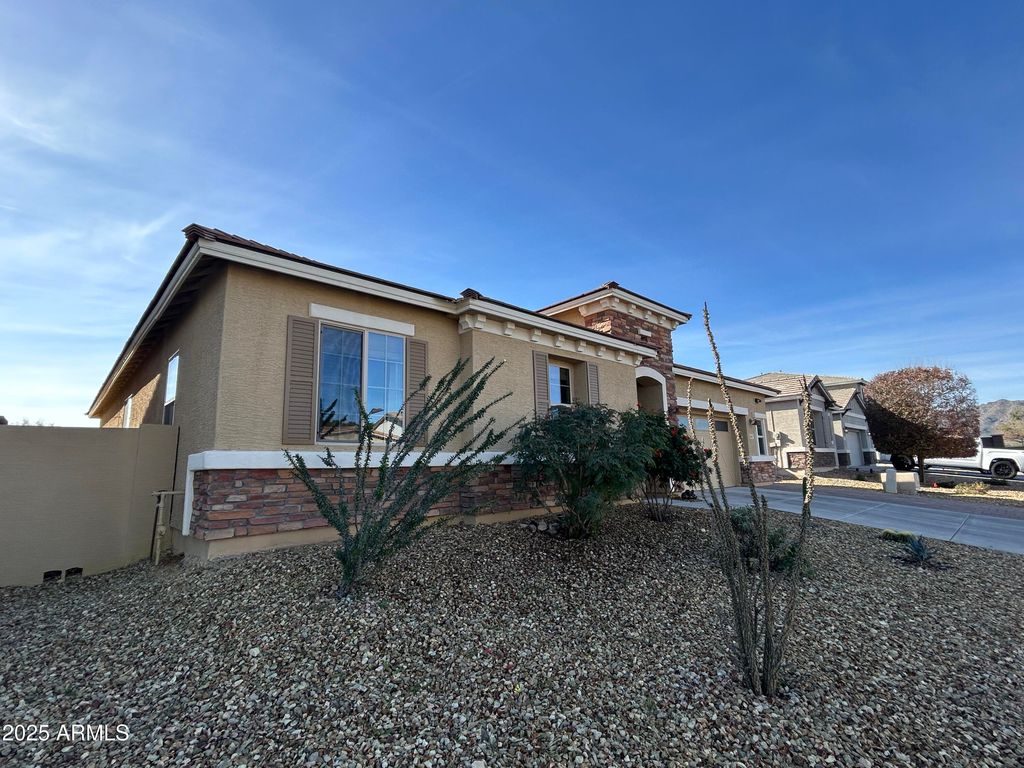 18627 W NORTH Lane, Waddell, AZ 85355
