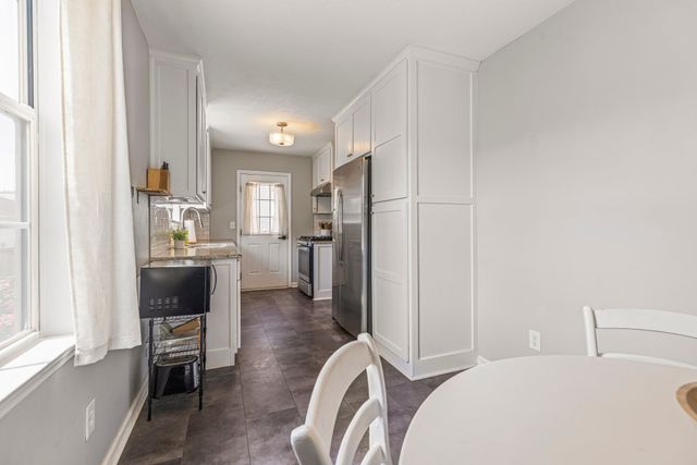 110 Edgehill Ln, Hendersonville, TN 37075
