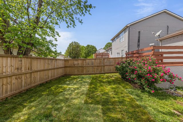 110 Edgehill Ln, Hendersonville, TN 37075