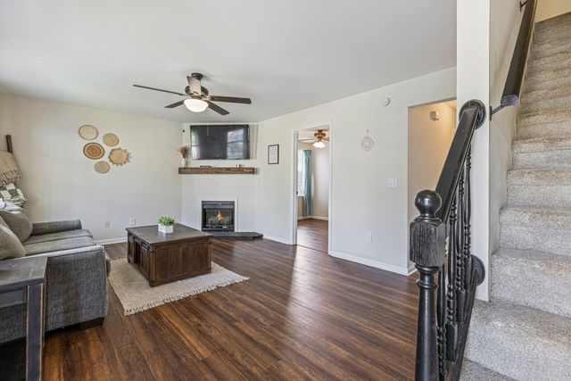 110 Edgehill Ln, Hendersonville, TN 37075