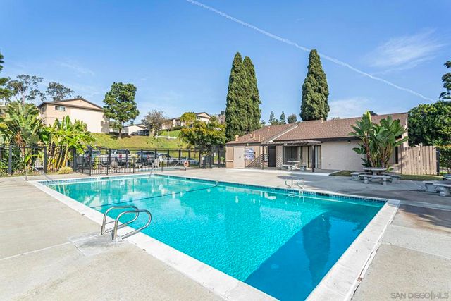 3433 Fairlomas Rd, National City, CA 91950