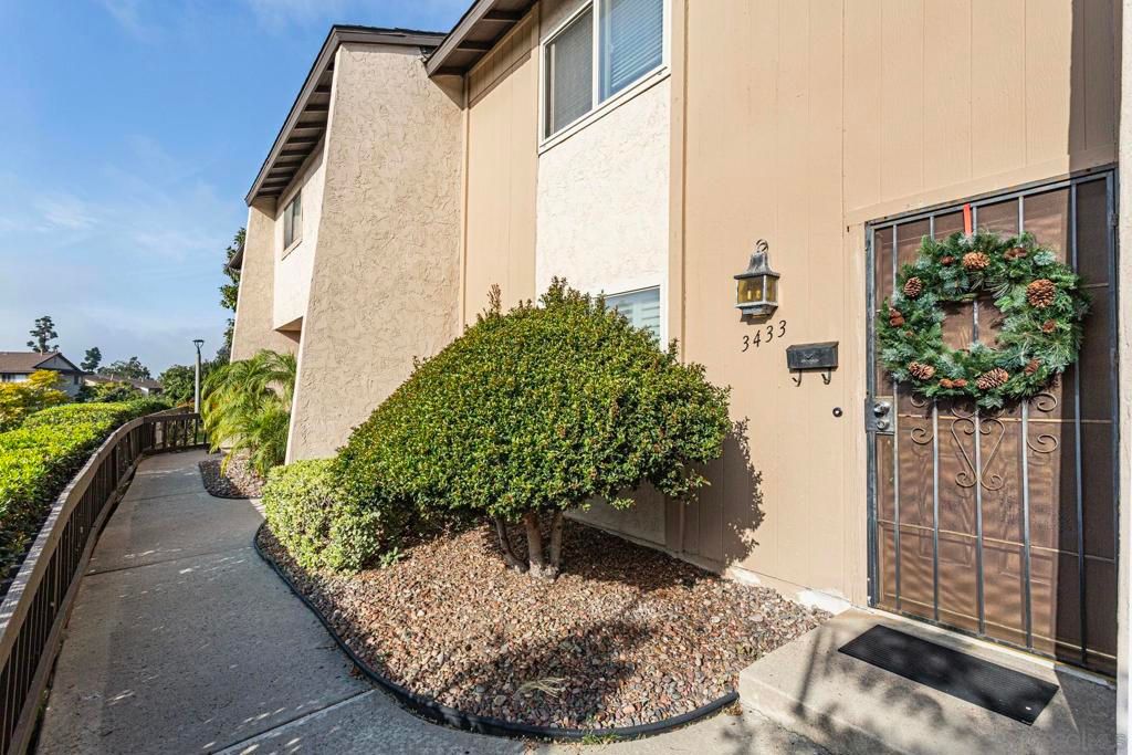 3433 Fairlomas Rd, National City, CA 91950